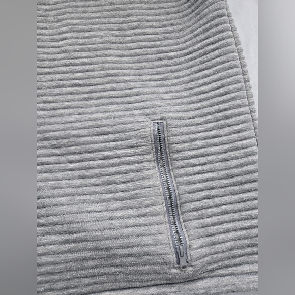 Vineyard Vines Quilted Gray Vest With Side Zipper Pockets XL - Picture 6 of 7